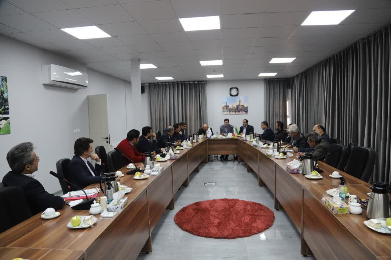 میز خدمت هفته بسیج با هدف حمایت از سرمایه گذاری برای تولید در شهرک صنعتی خیام برگزار شد